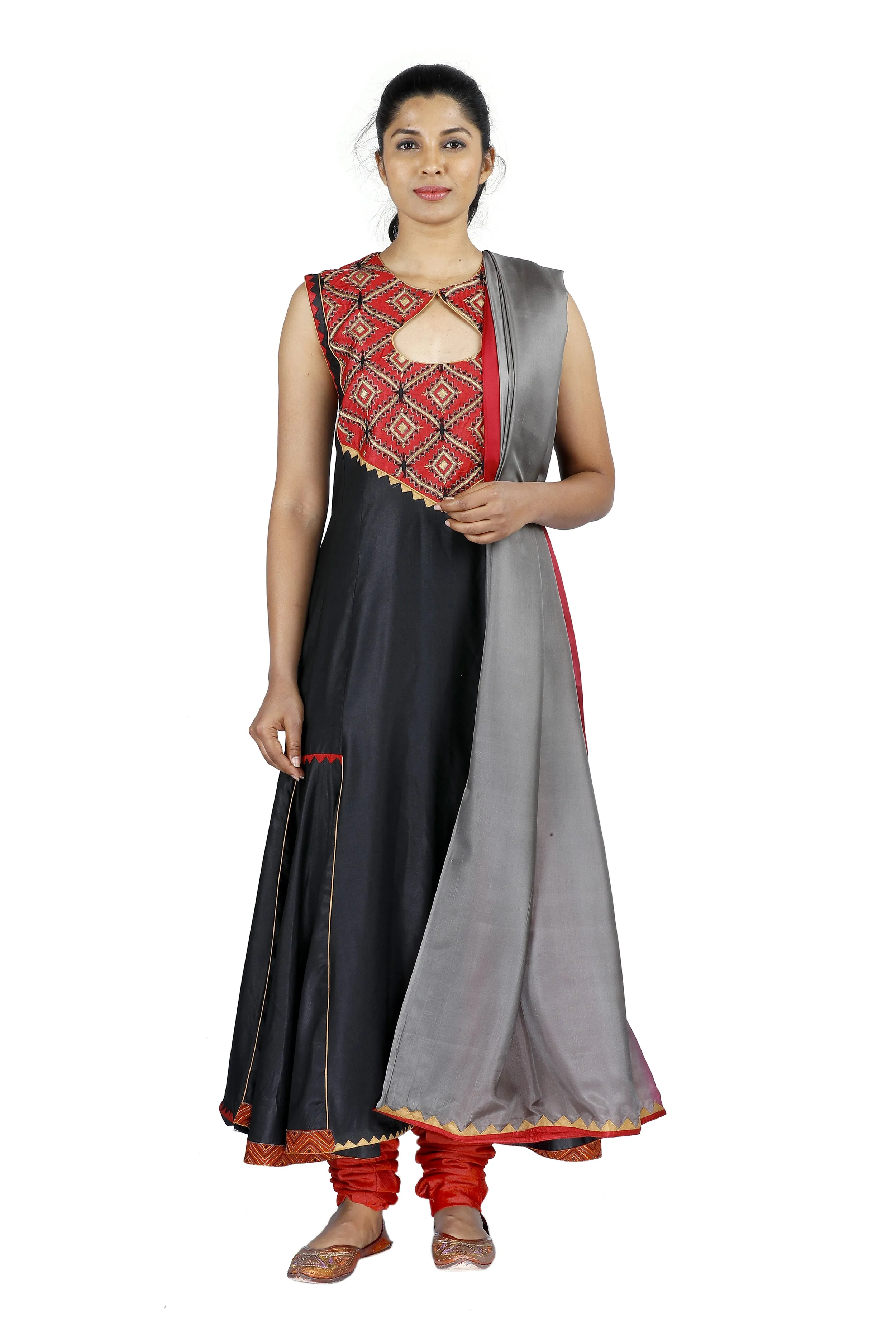 Black Sleeveless Silk Salwar