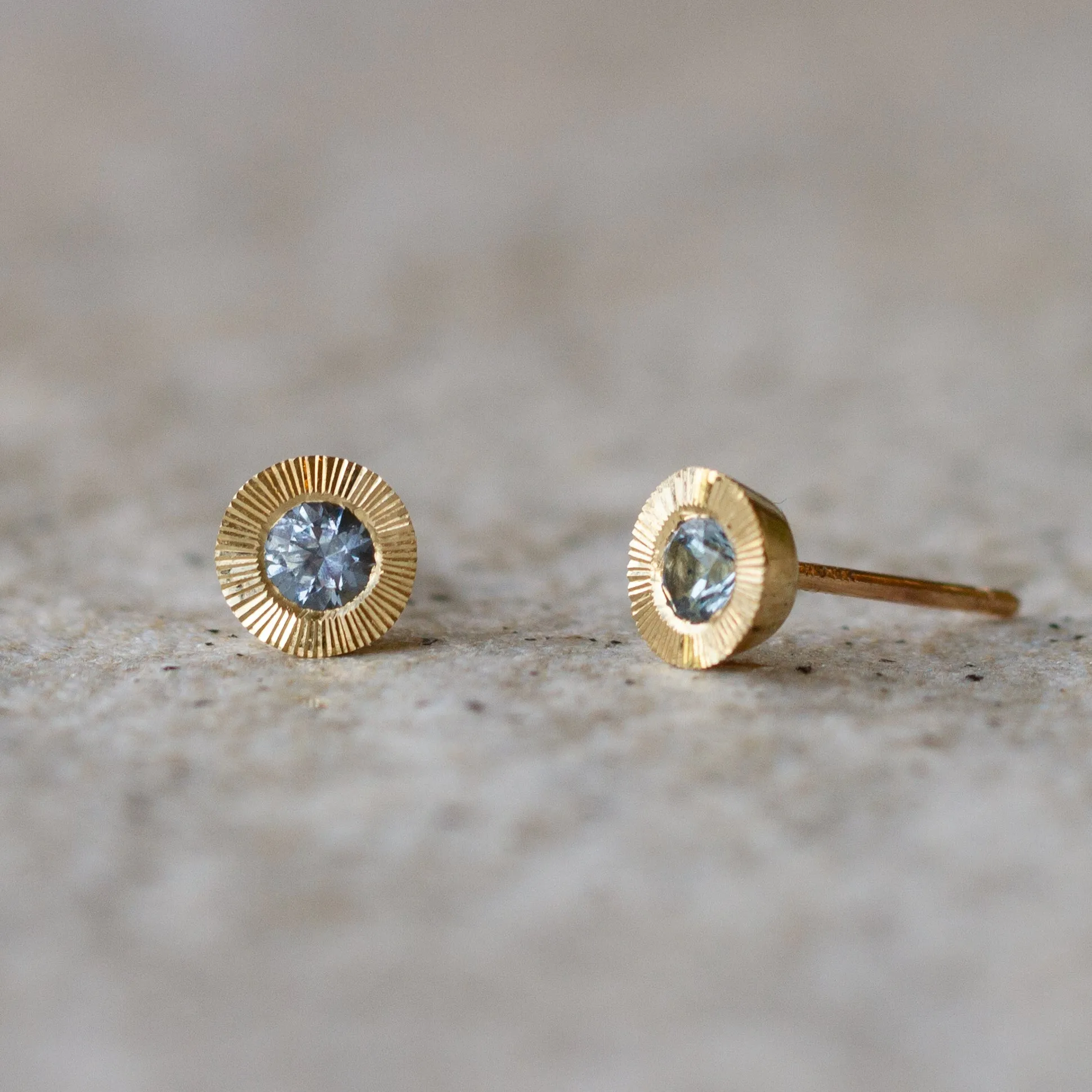 Large Aurora Blue Montana Sapphire Stud Earring in Yellow Gold