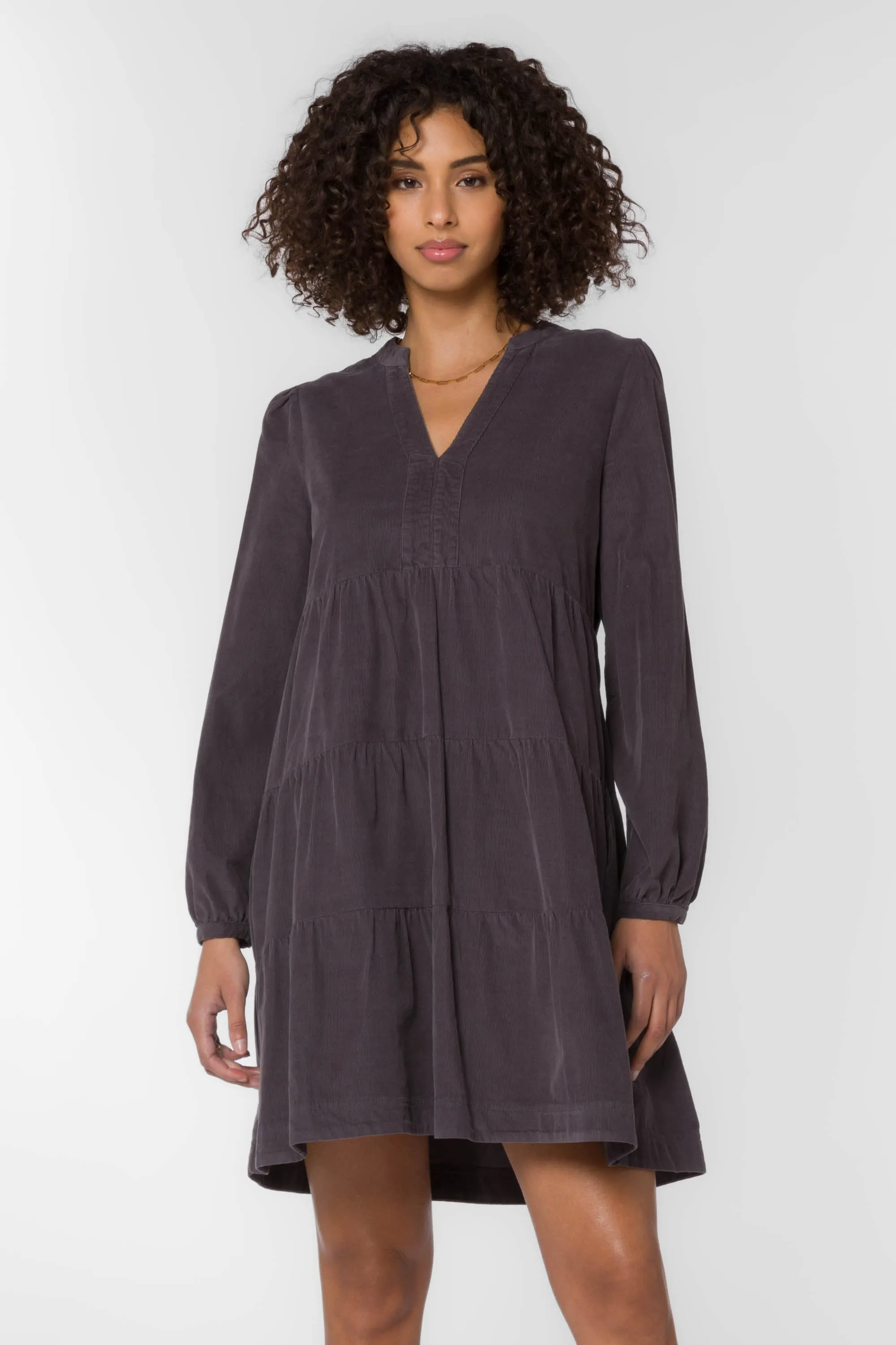 Certainly! Heres an optimized title for the product:

Sherin Womens Elegant Grey Midi Dress - Stylish Casual & Formal Wear