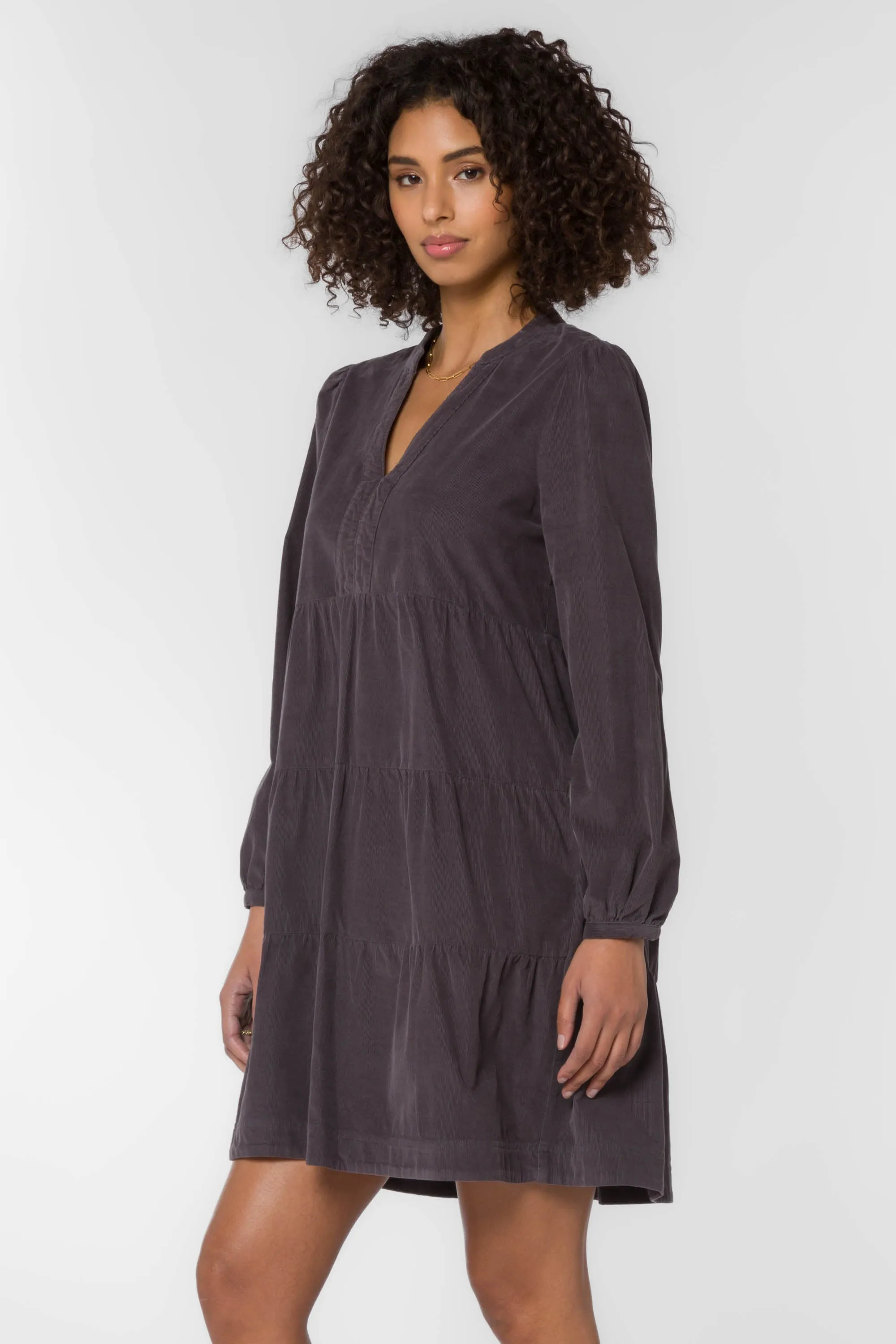 Certainly! Heres an optimized title for the product:

Sherin Womens Elegant Grey Midi Dress - Stylish Casual & Formal Wear