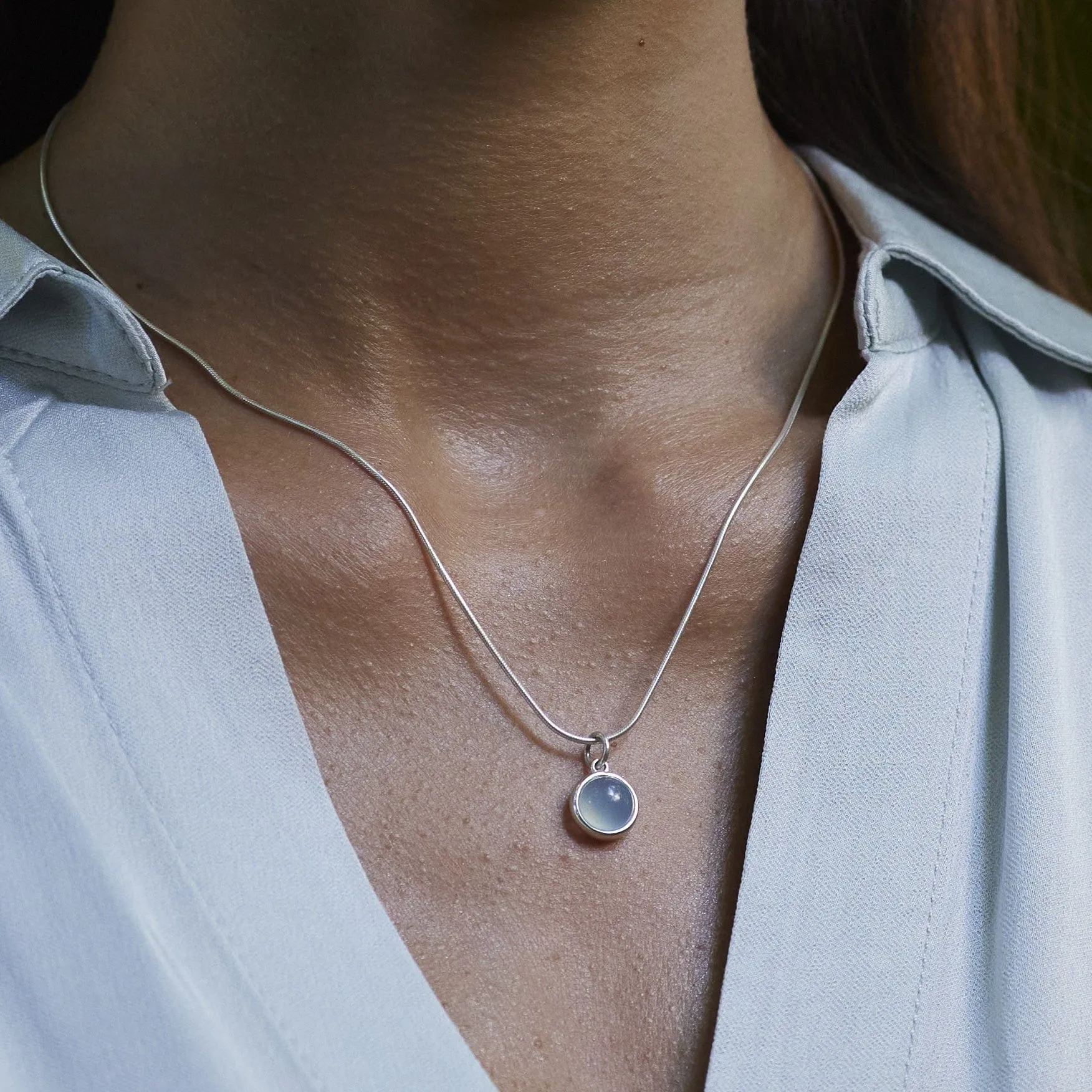 Silver Blue Agate Healing Stone Necklace (Confidence)