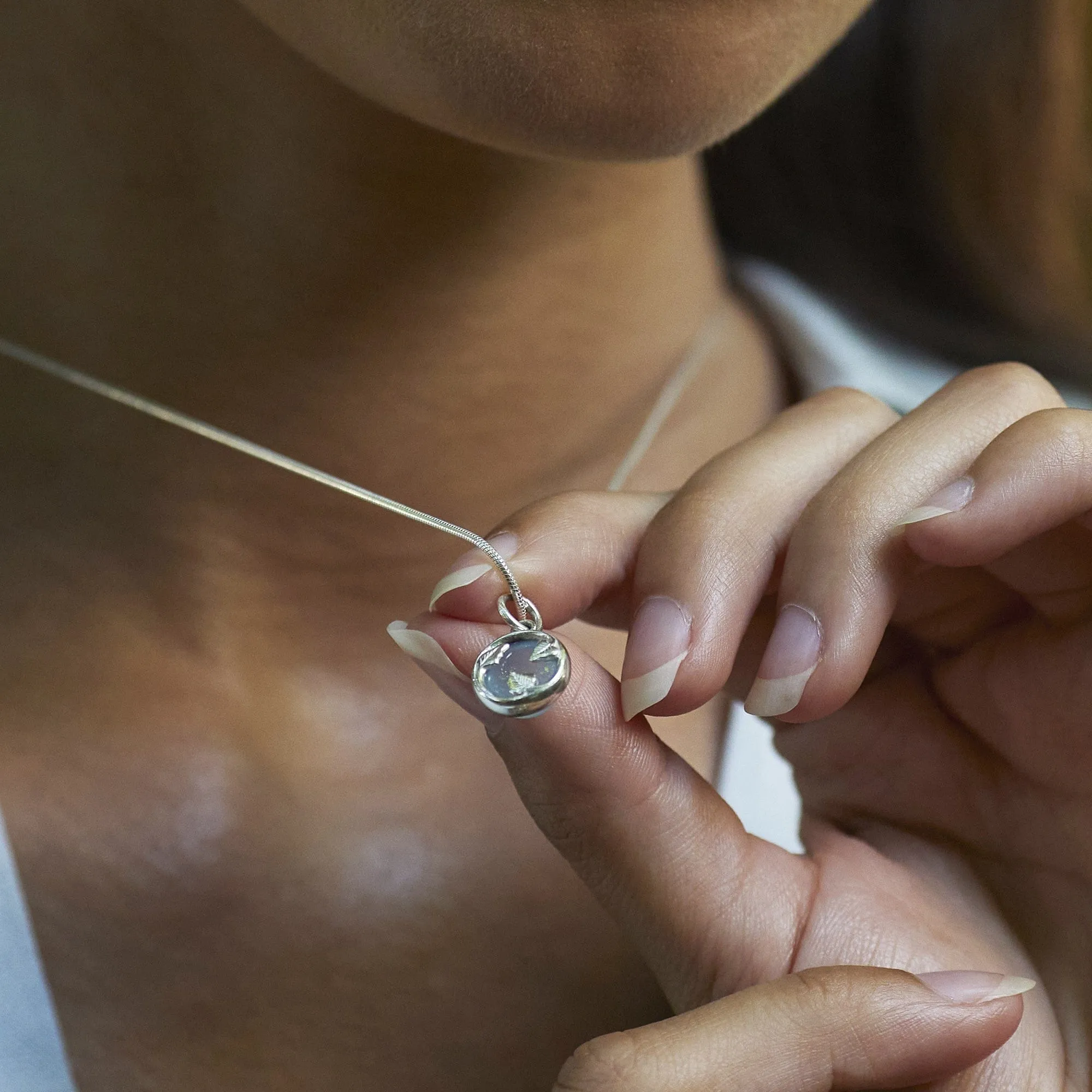 Silver Blue Agate Healing Stone Necklace (Confidence)