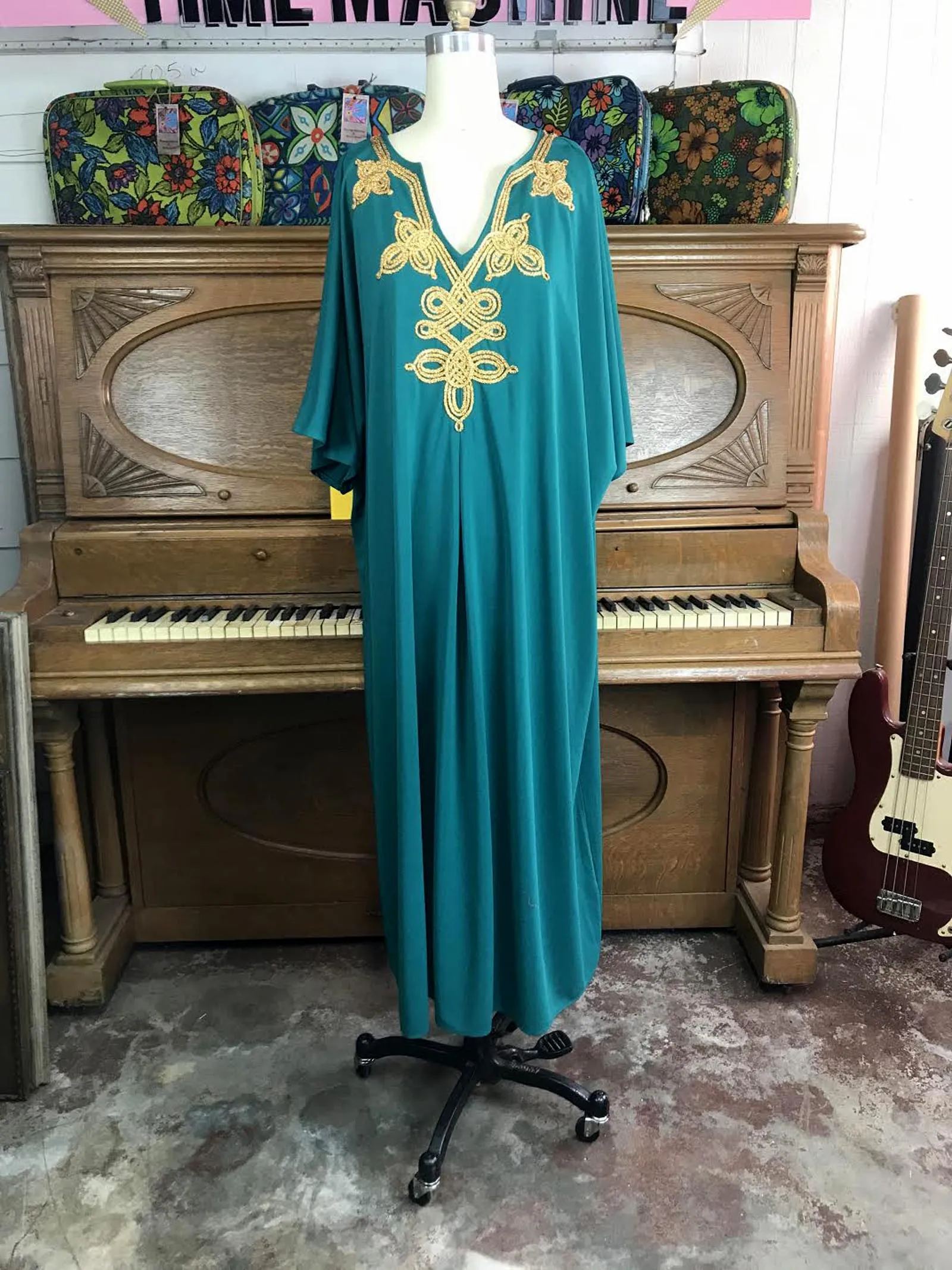 Vintage 70s | Emerald Green Caftan Kaftan Muumuu Boho Hippie Dress | Free Size