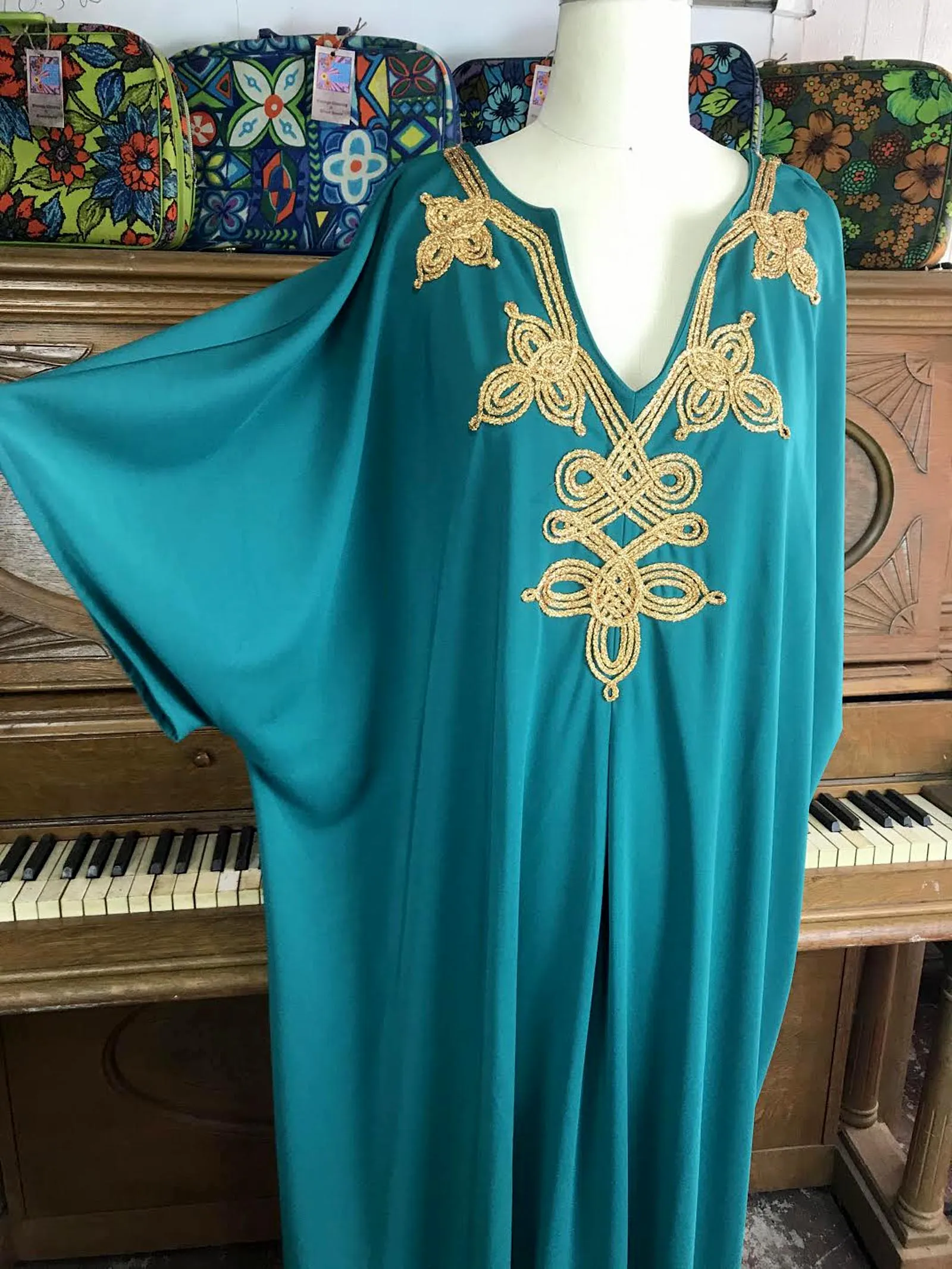 Vintage 70s | Emerald Green Caftan Kaftan Muumuu Boho Hippie Dress | Free Size